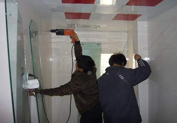 How do I install a Shower screen2
